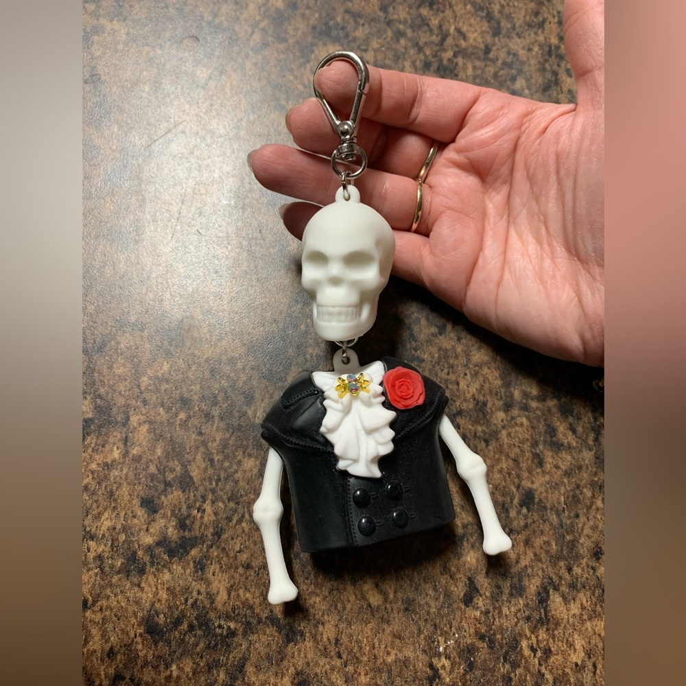Bath & Body Works Skeleton Pocketback Holder